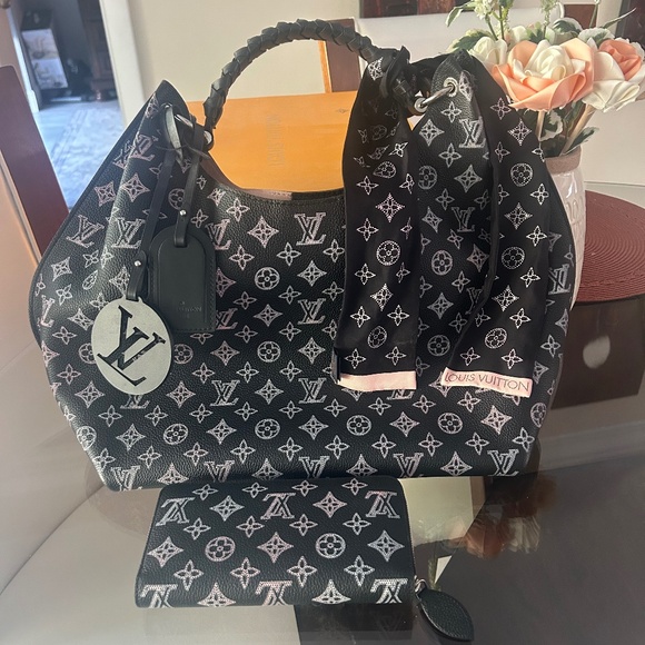 Louis Vuitton Carmel Mahina Hobo + Zippy Wallet + Bandeau – Rare Set - Picture 1 of 15